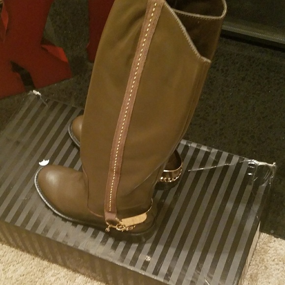 Riding boots from Victoria's Secret - Picture 3 of 4